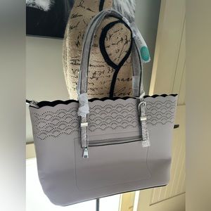 URBAN EXPRESSIONS Tote